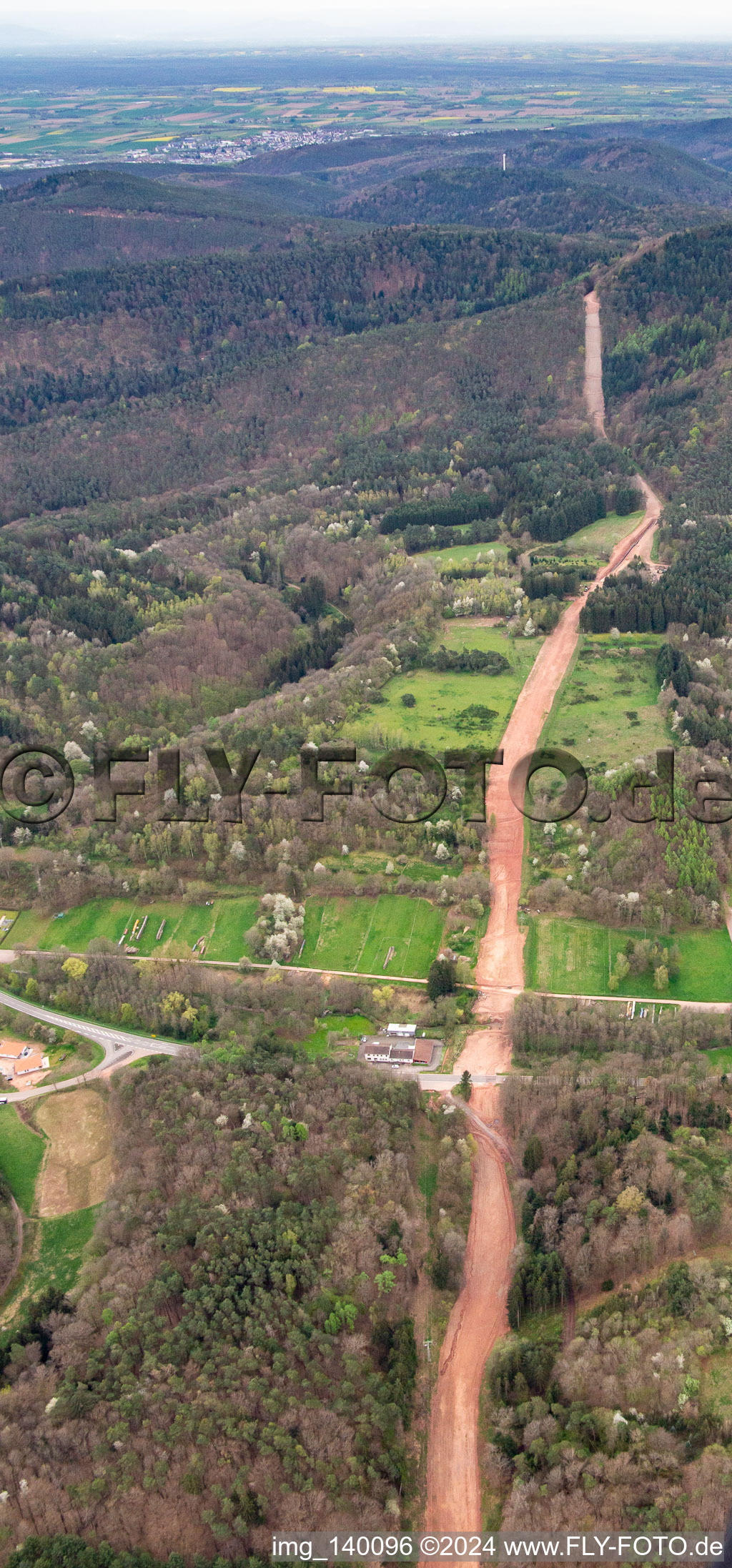 New construction of the 51 km section of the Trans-Europe Natural Gas Pipeline (TENP-I between the Netherlands and Switzerland) between Mittelbrunn and Klingenmünster in Silz in the state Rhineland-Palatinate, Germany