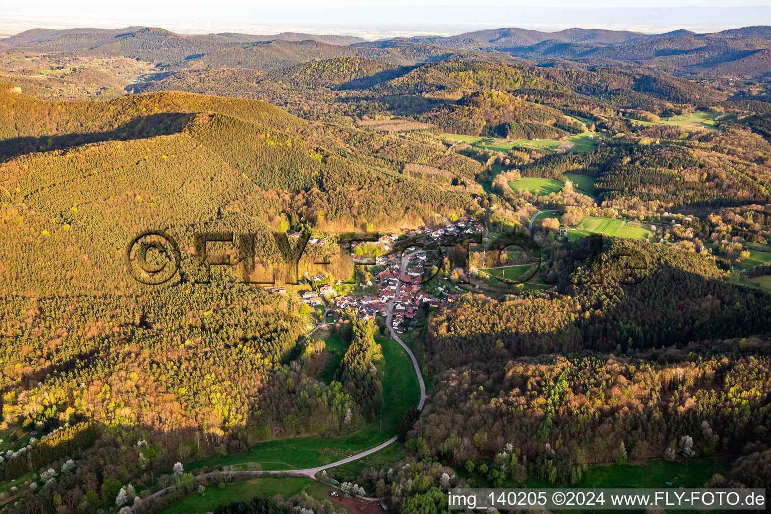 Aerial view of From the north in Darstein in the state Rhineland-Palatinate, Germany