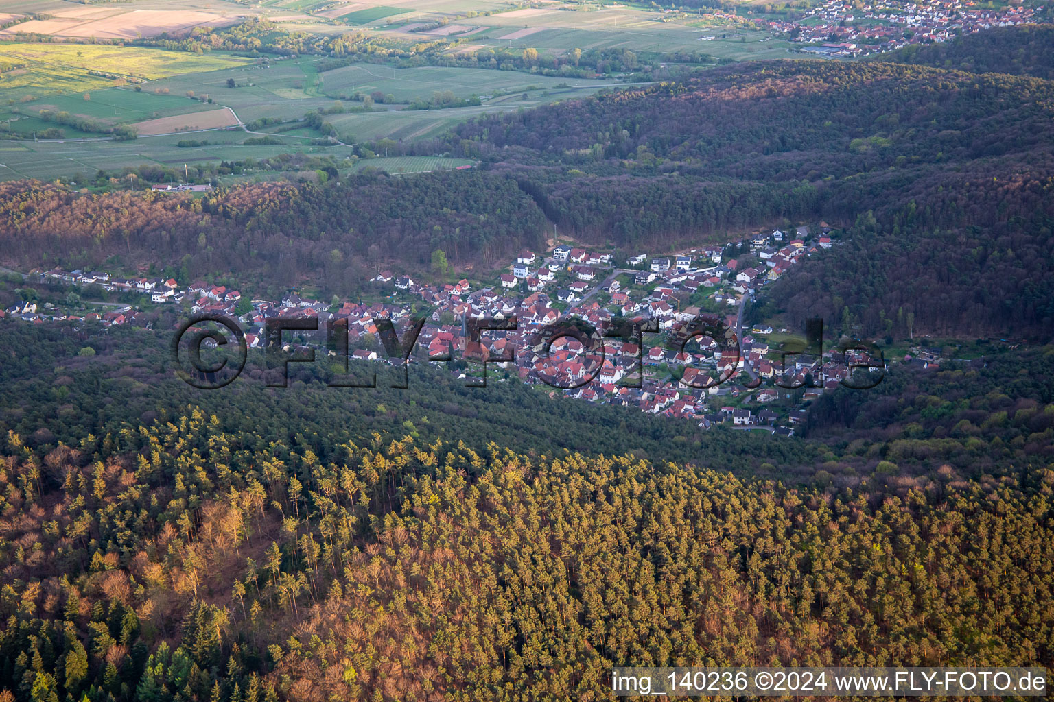 From the northwest in Dörrenbach in the state Rhineland-Palatinate, Germany