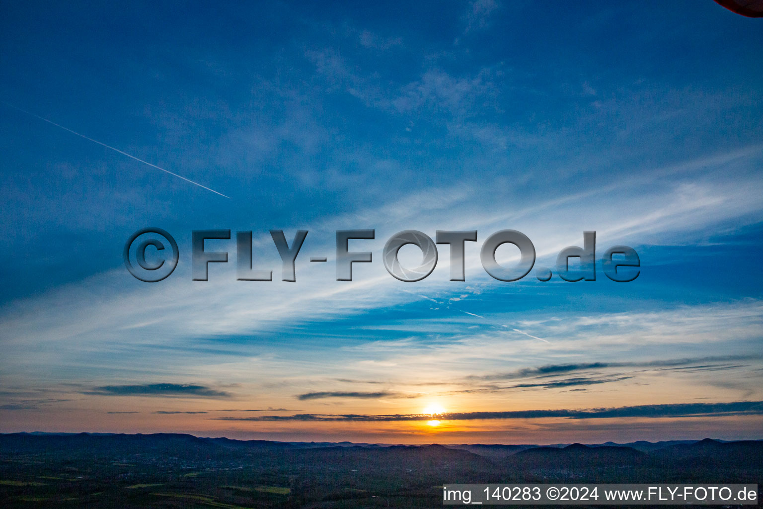 Sunset at the Klingbachtail over the Haardtrand in the district Gleiszellen in Gleiszellen-Gleishorbach in the state Rhineland-Palatinate, Germany