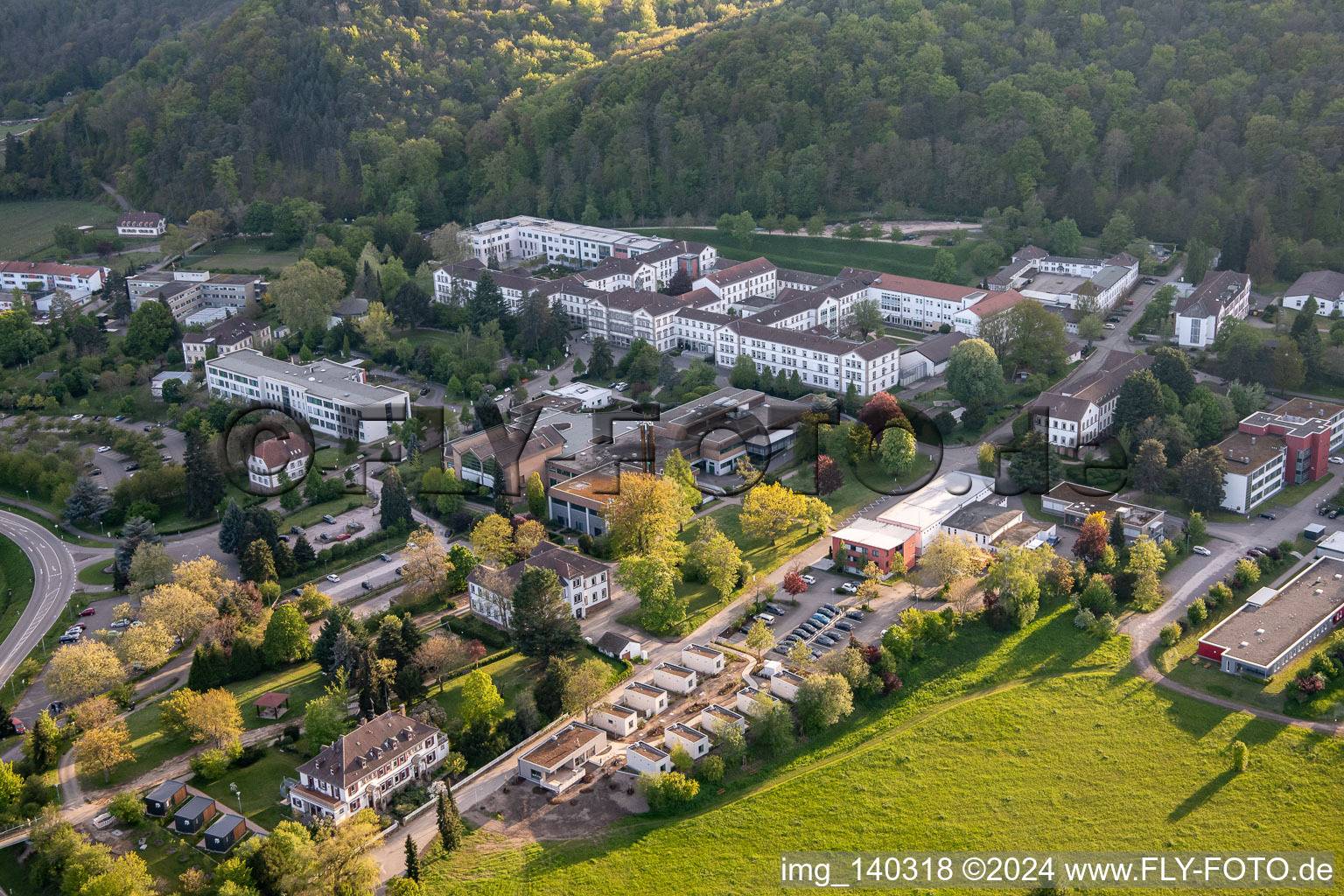 Palatinate Clinic for Psychiatry and Neurology "Landeck" with Department for General Psychiatry and Addiction Disorders – Clinic for Psychiatry, Psychosomatics and Psychotherapy, Clinic for Forensic Psychiatry, Clinic for Gerontopsychiatry, Psychosomatics and Psychotherapy, Clinic for Neurology, Clinic for Psychiatry, Psychosomatics and Psychotherapy, Clinic for Child and Adolescent Psychiatry, Psychosomatics and Psychotherapy as well as Institute Outpatient Clinic, Psychiatric Institute Outpatient Clinics - Clinic for Psychiatry, Psychosomatics and Psychotherapy in Klingenmünster in the state Rhineland-Palatinate, Germany viewn from the air