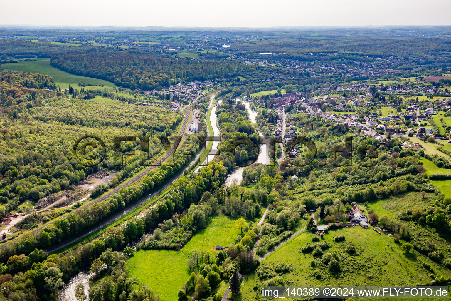 Rie du Moulin, railway tracks, Saar and Canal des houillères de la Sarre in Sarreinsming in the state Moselle, France