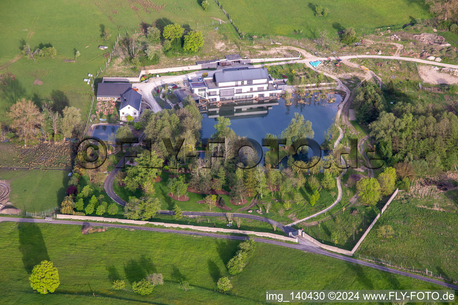 Lakeside Villa in Rohrbach-lès-Bitche in the state Moselle, France