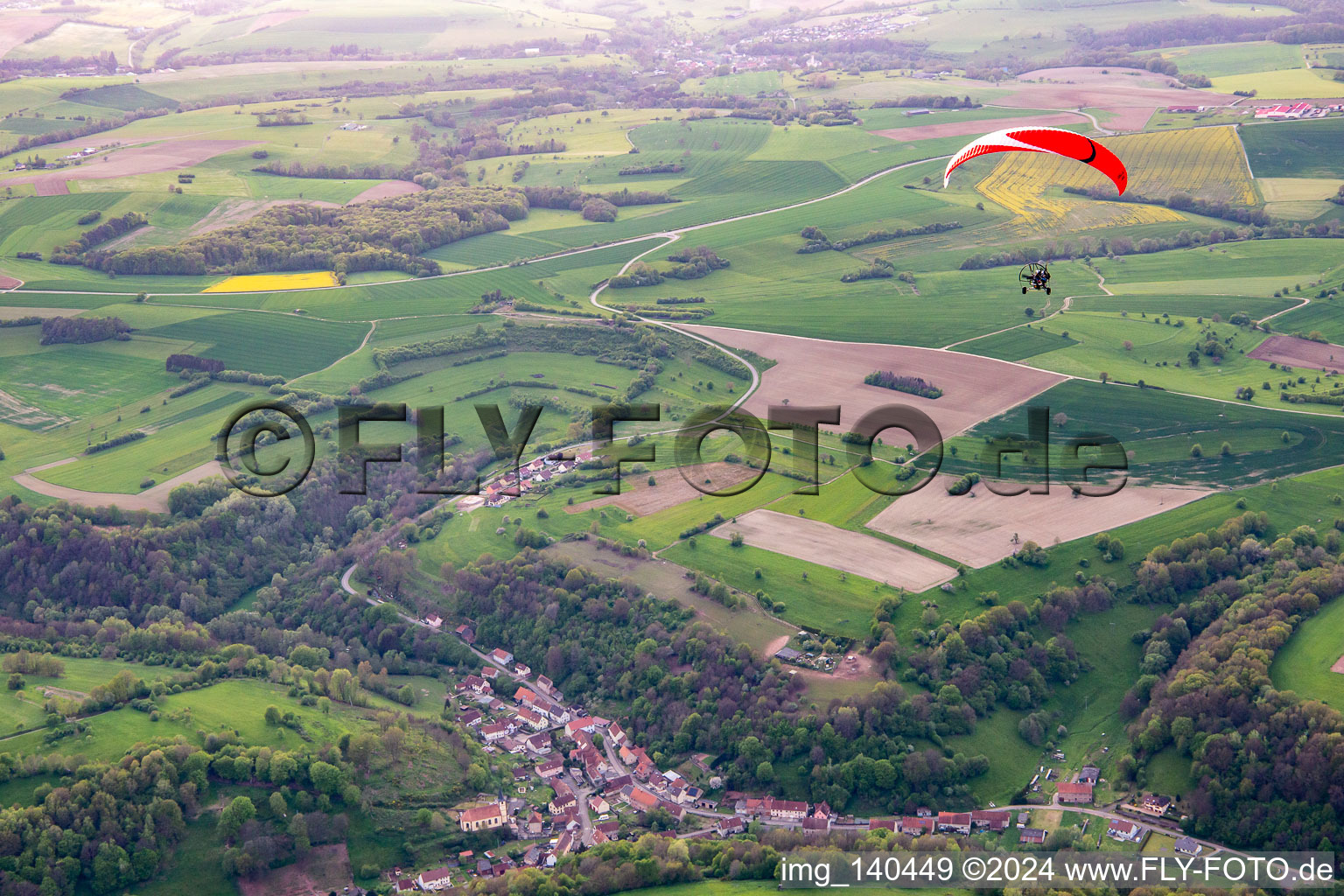 Paraglider in Lengelsheim in the state Moselle, France