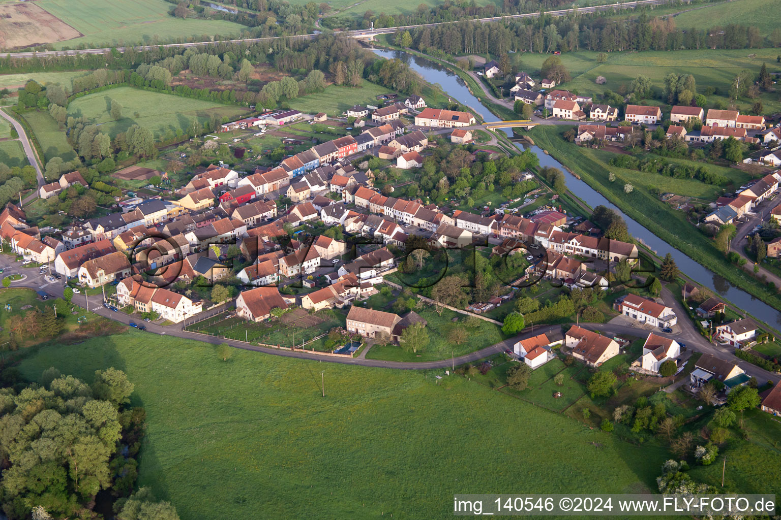 Rue des Mures and Canal des Houillères de la Sarre in Herbitzheim in the state Bas-Rhin, France