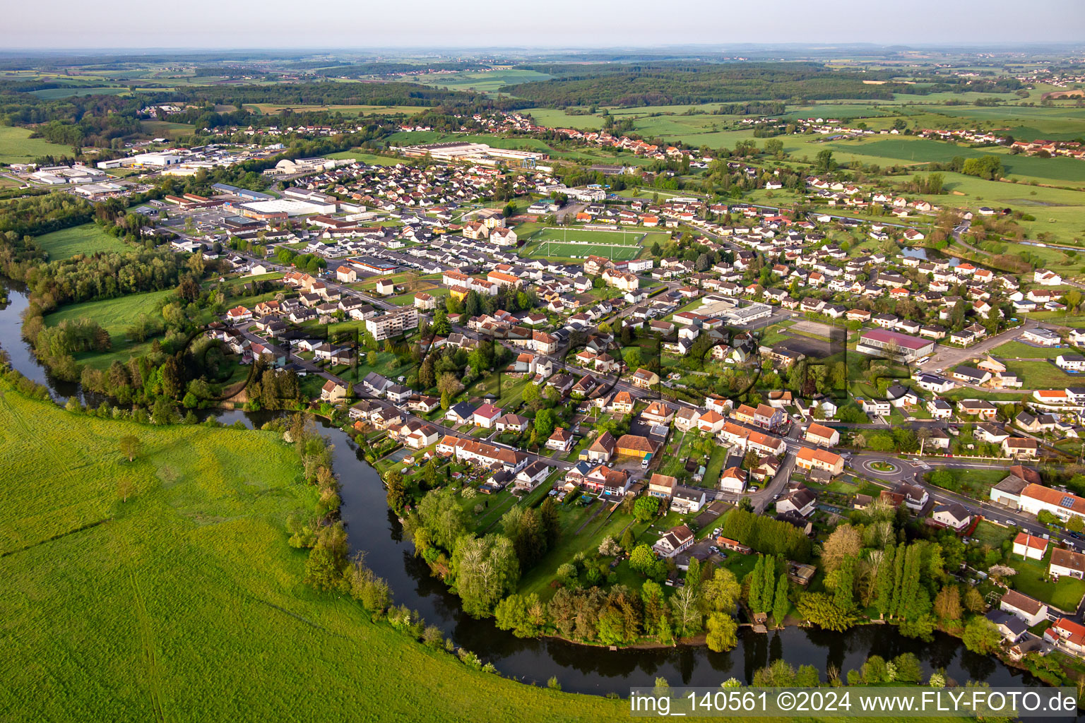 Course of the Saar east of the city in Sarralbe in the state Moselle, France