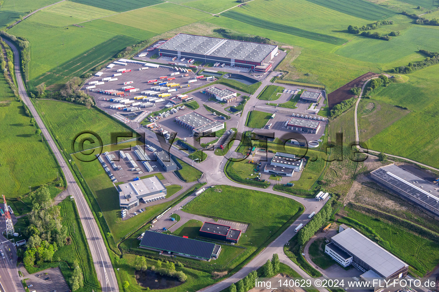 Industrial estate with KIMMEL LOGISTIK, KIMMEL LAVAGE, Dietrich Véhicules and Sarre Union Pl Services - MAN at the Sarre-Union toll station - A4 - Sortie N°42 in Thal-Drulingen in the state Bas-Rhin, France