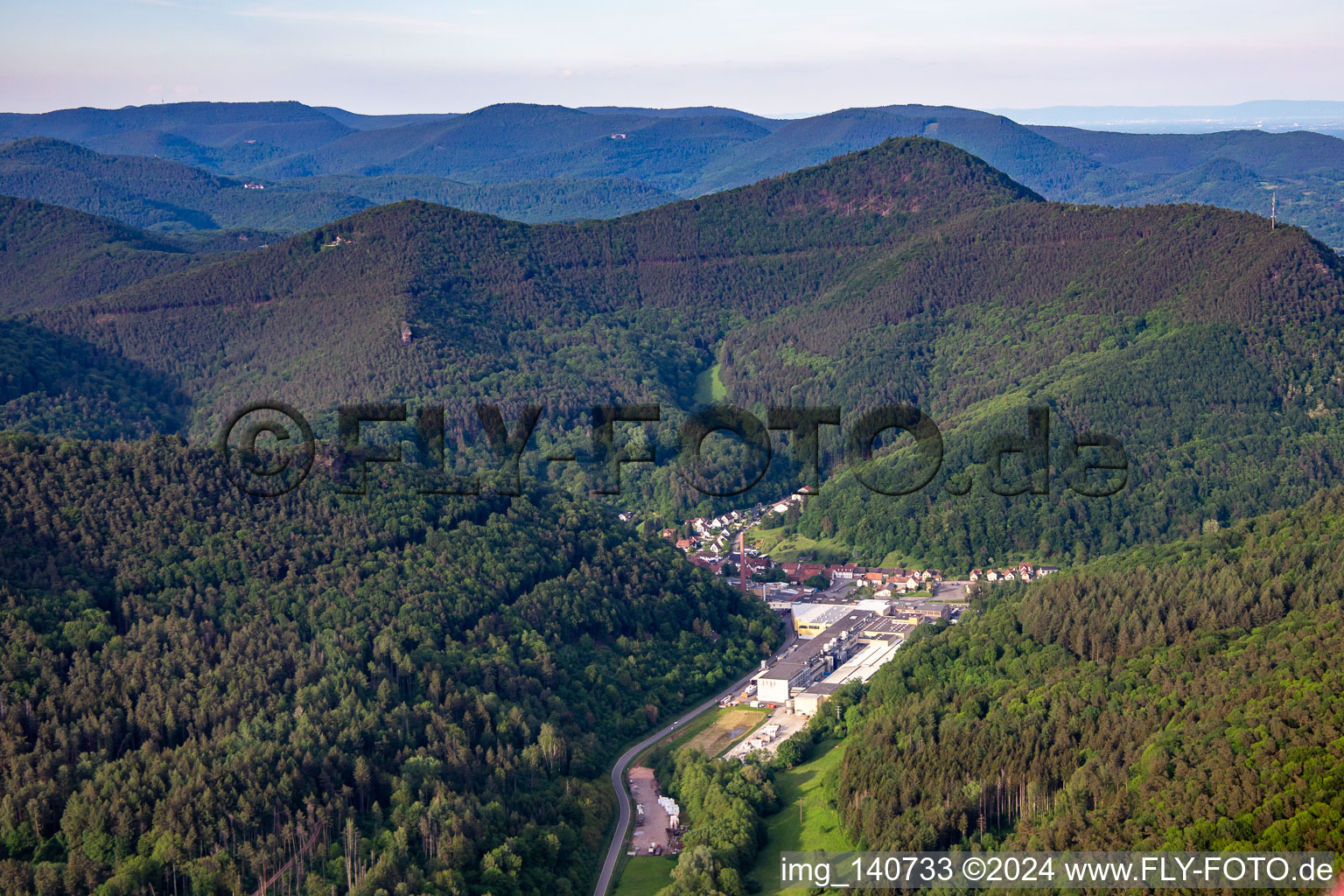 Aerial view of CHRIPA Paletten GmbH in the district Sarnstall in Annweiler am Trifels in the state Rhineland-Palatinate, Germany