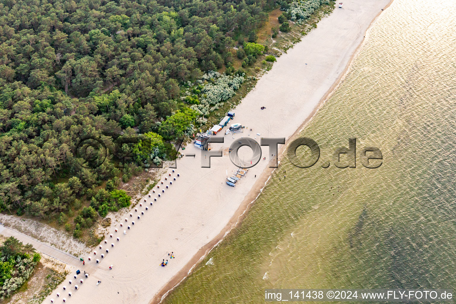 Aerial view of Surf school Sportstrand Zinnowitz and surf bar 8Q in Zinnowitz in the state Mecklenburg-Western Pomerania, Germany