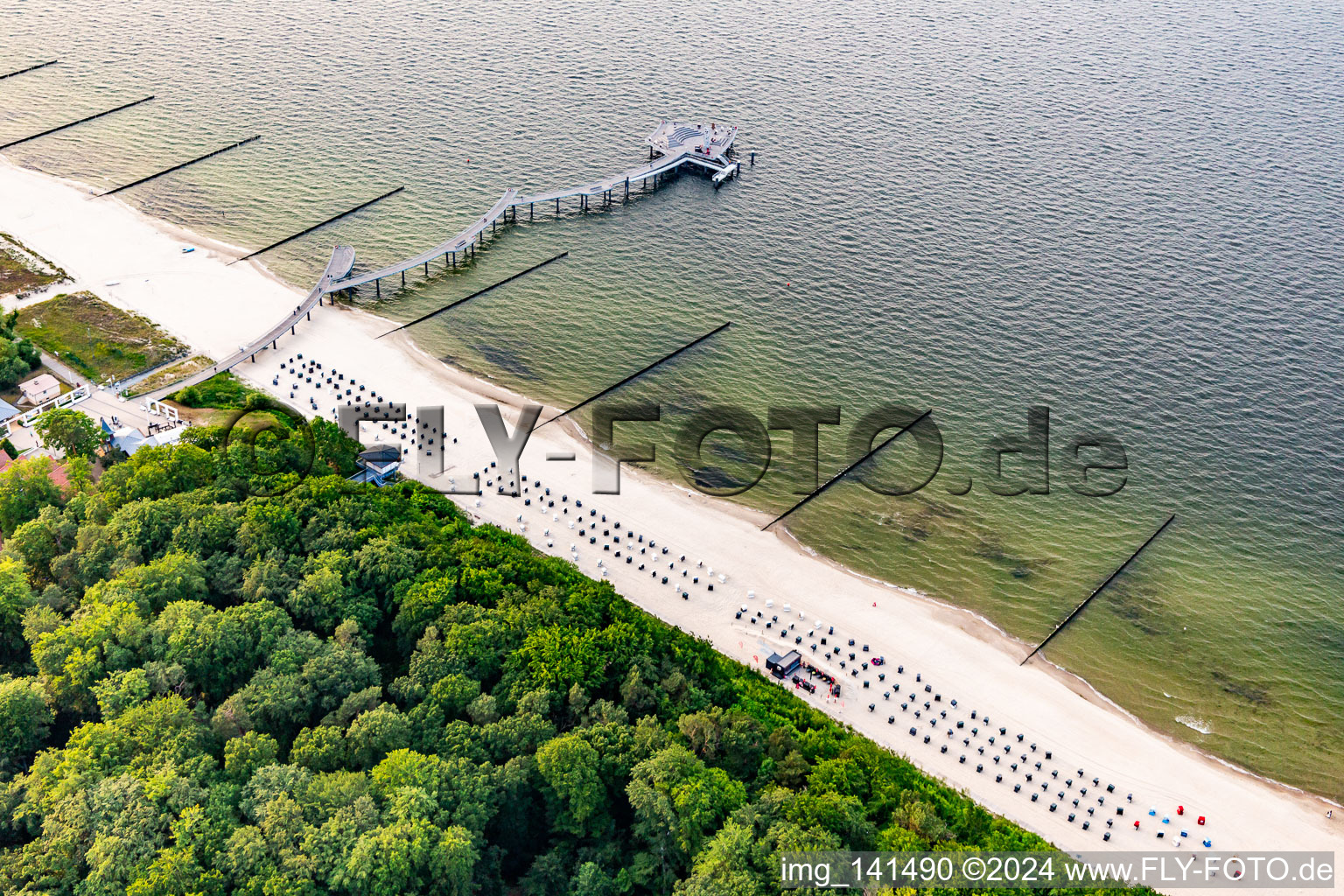 Aerial view of Koserow pier from 2021, 279 m long, special features: - Bell tower of Vineta Seating area for 150 people with sunset cinema Art installation "Man with bell" Execution B&0 Ingenieure, Hamburg Heuvelman Ibis GmbH, Leer in Koserow in the state Mecklenburg-Western Pomerania, Germany