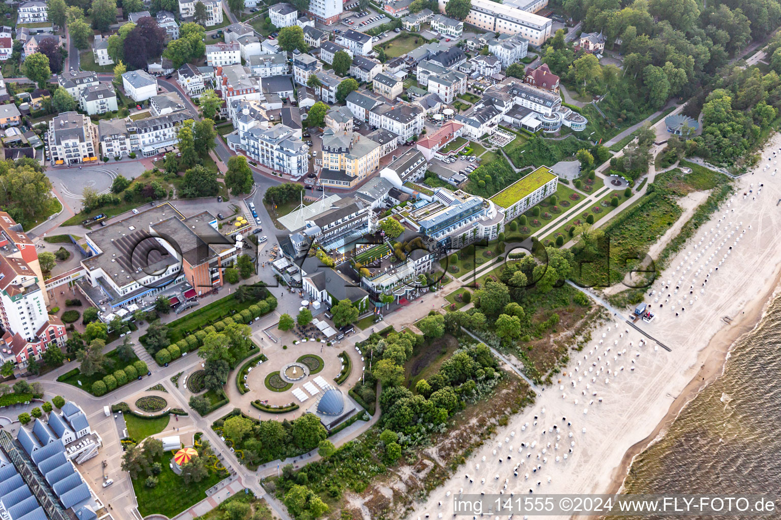 Rosengarten beach promenade Heringsdorf with Hotel Kaiserhof Heringsdorf in Heringsdorf in the state Mecklenburg-Western Pomerania, Germany