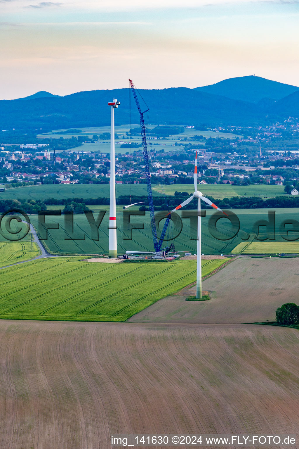 Construction site of a wind turbine at the Oberseifersdorf wind farm of Alterric Deutschland GmbH and Energiequelle GmbH in the district Eckartsberg in Mittelherwigsdorf in the state Saxony, Germany from above