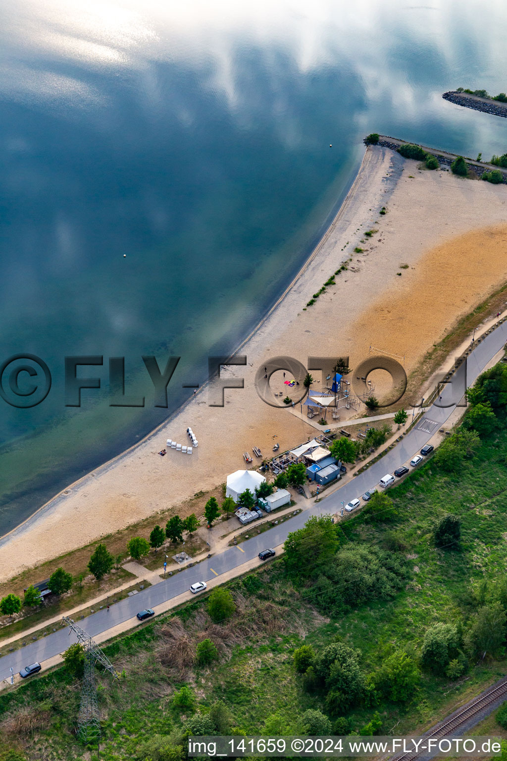 North-east beach promenade of Lake Berzdorf with BEACH BAR Görlitz in the district Deutsch Ossig in Görlitz in the state Saxony, Germany