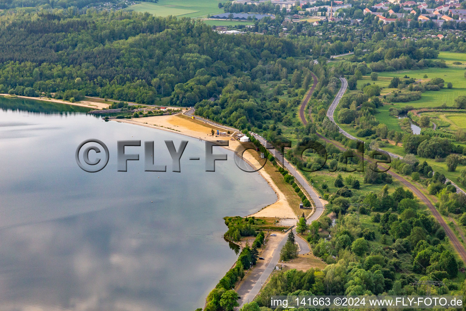 Oblique view of North-east beach promenade of Lake Berzdorf with BEACH BAR Görlitz in the district Deutsch Ossig in Görlitz in the state Saxony, Germany