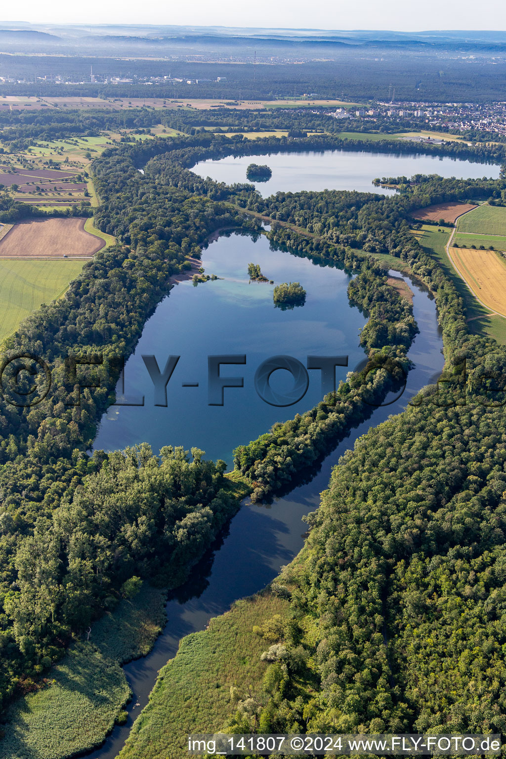 Rhine lowland canal between Streitköpfle Lake and Baggersee Mittelgrund in the district Leopoldshafen in Eggenstein-Leopoldshafen in the state Baden-Wuerttemberg, Germany