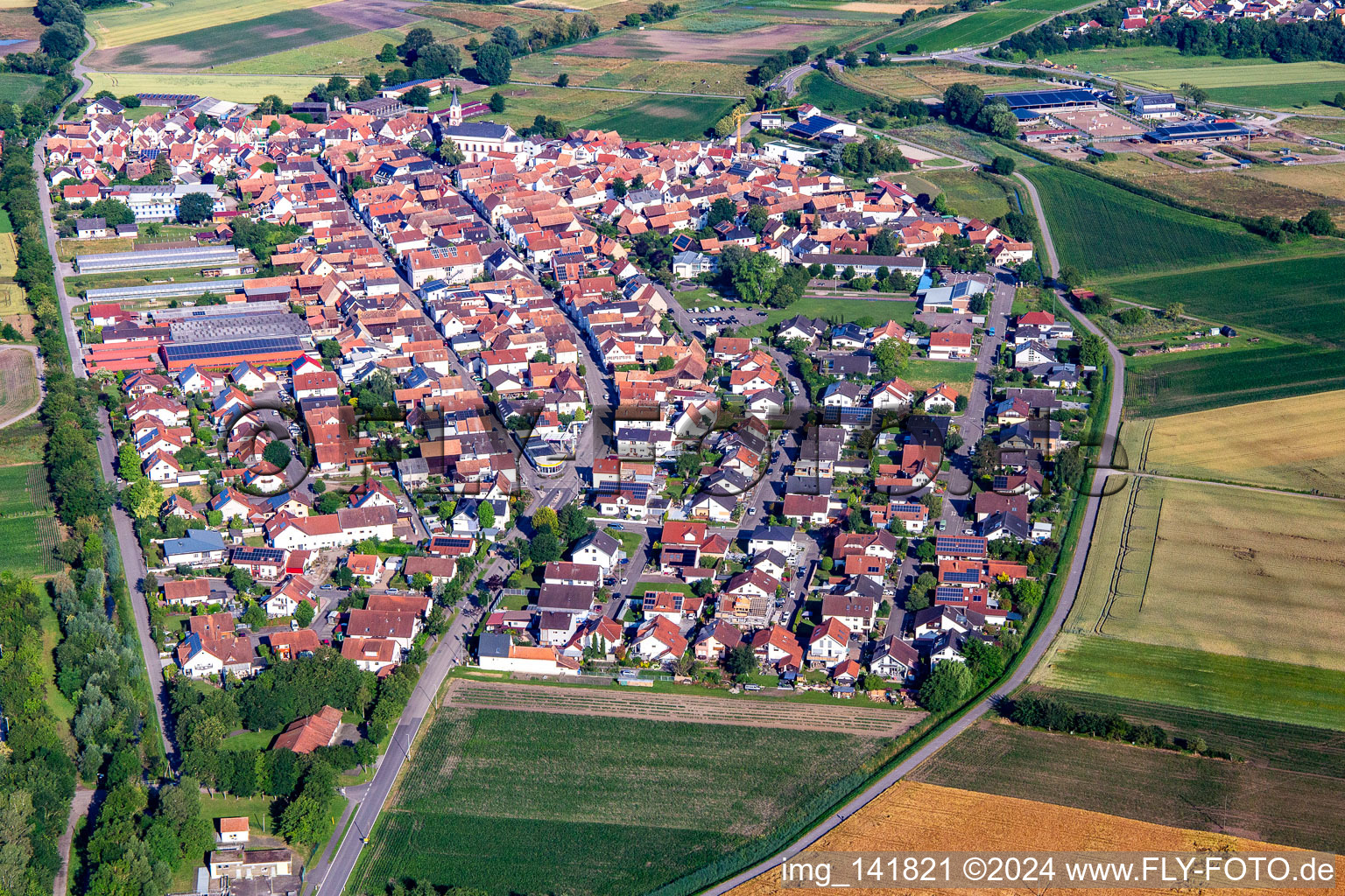 From the east in Neupotz in the state Rhineland-Palatinate, Germany