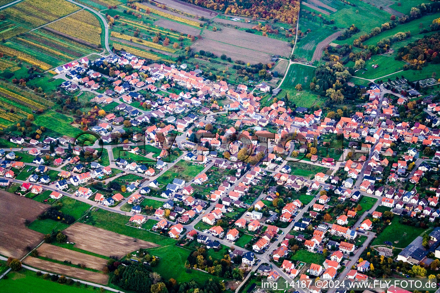 From the west in the district Rettigheim in Mühlhausen in the state Baden-Wuerttemberg, Germany