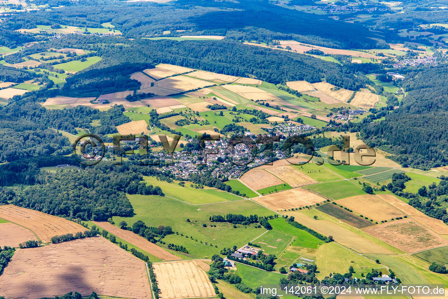 From the southeast in the district Niedershausen in Löhnberg in the state Hesse, Germany