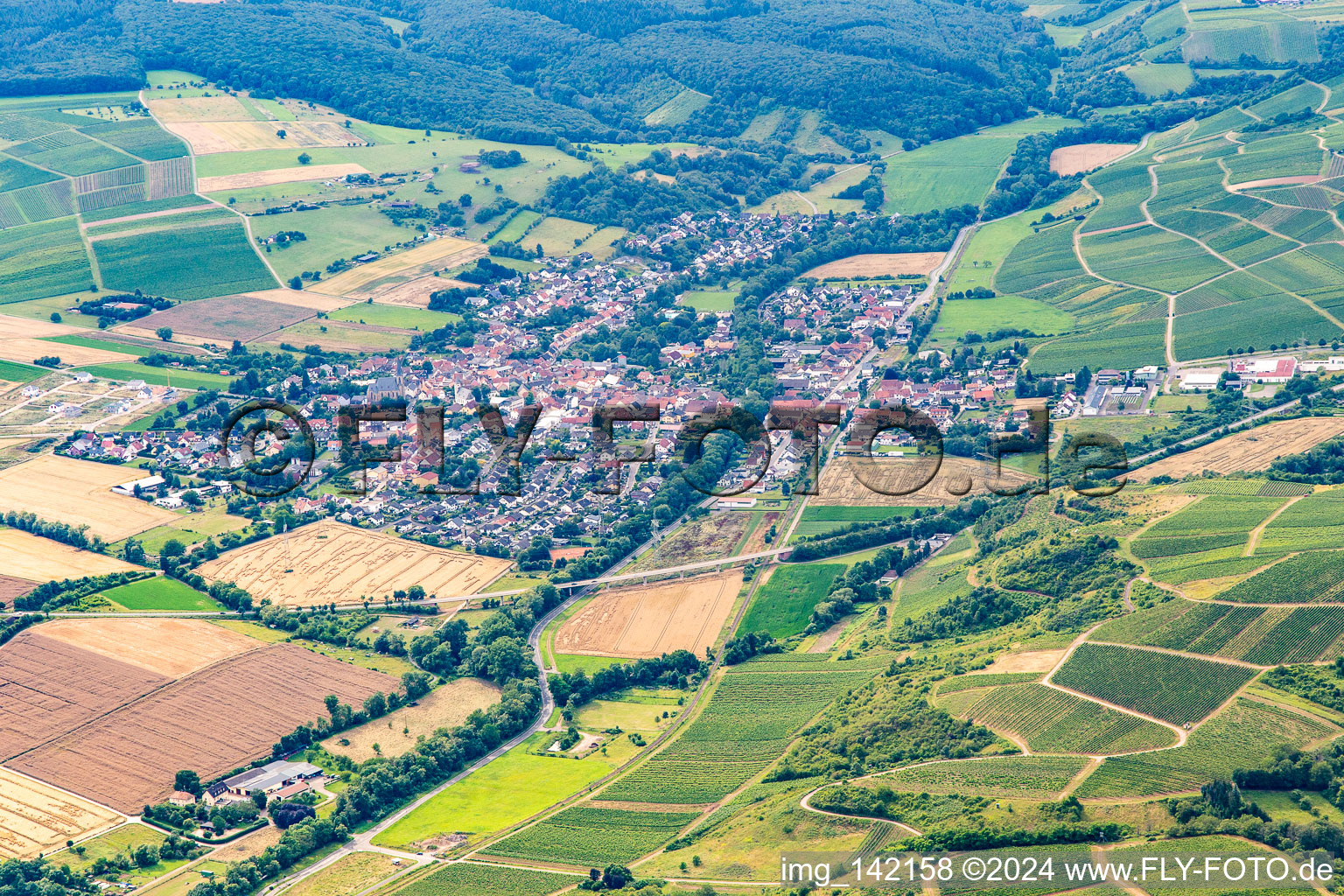 From the southeast in Windesheim in the state Rhineland-Palatinate, Germany