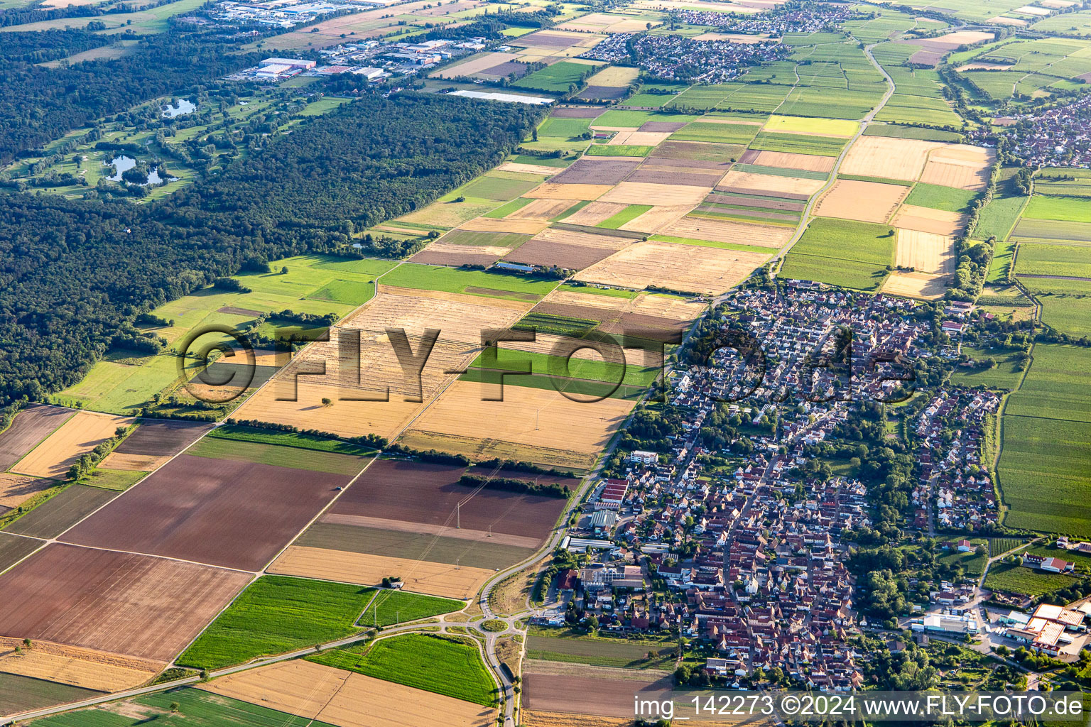 Aerial view of In the background Golf course Landgut Dreihof - GOLF absolute in the district Niederhochstadt in Hochstadt in the state Rhineland-Palatinate, Germany