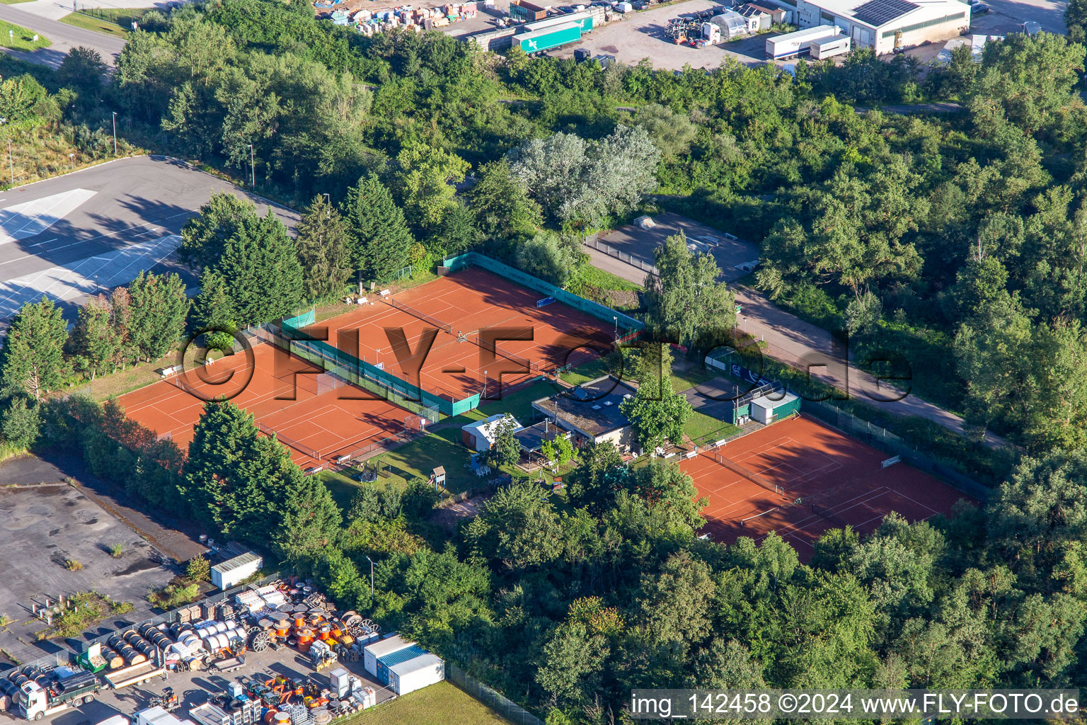 TCO tennis court in the district Offenbach in Offenbach an der Queich in the state Rhineland-Palatinate, Germany