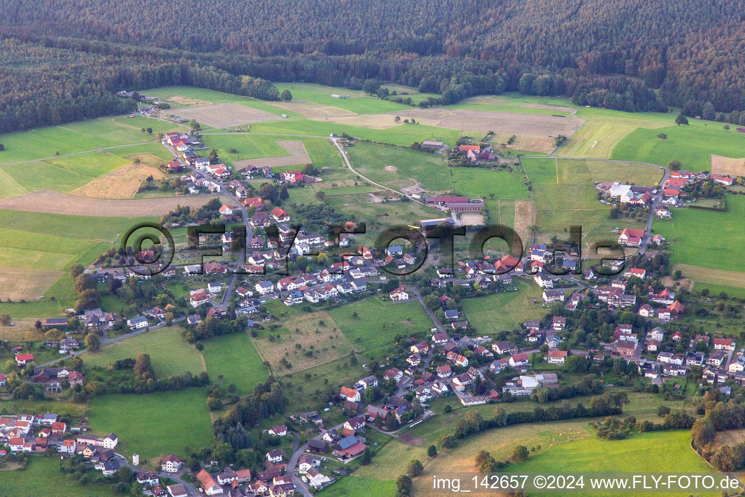 From the south in the district Weiten-Gesäß in Michelstadt in the state Hesse, Germany