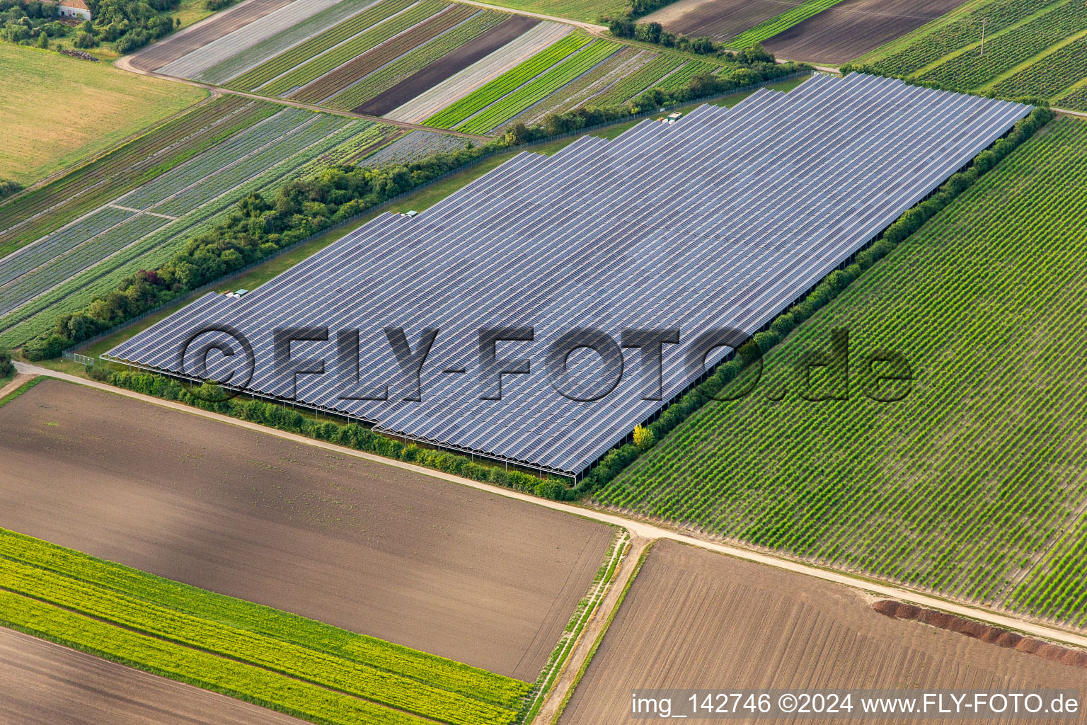 Large open-air PV system in Bürstadt in the state Hesse, Germany