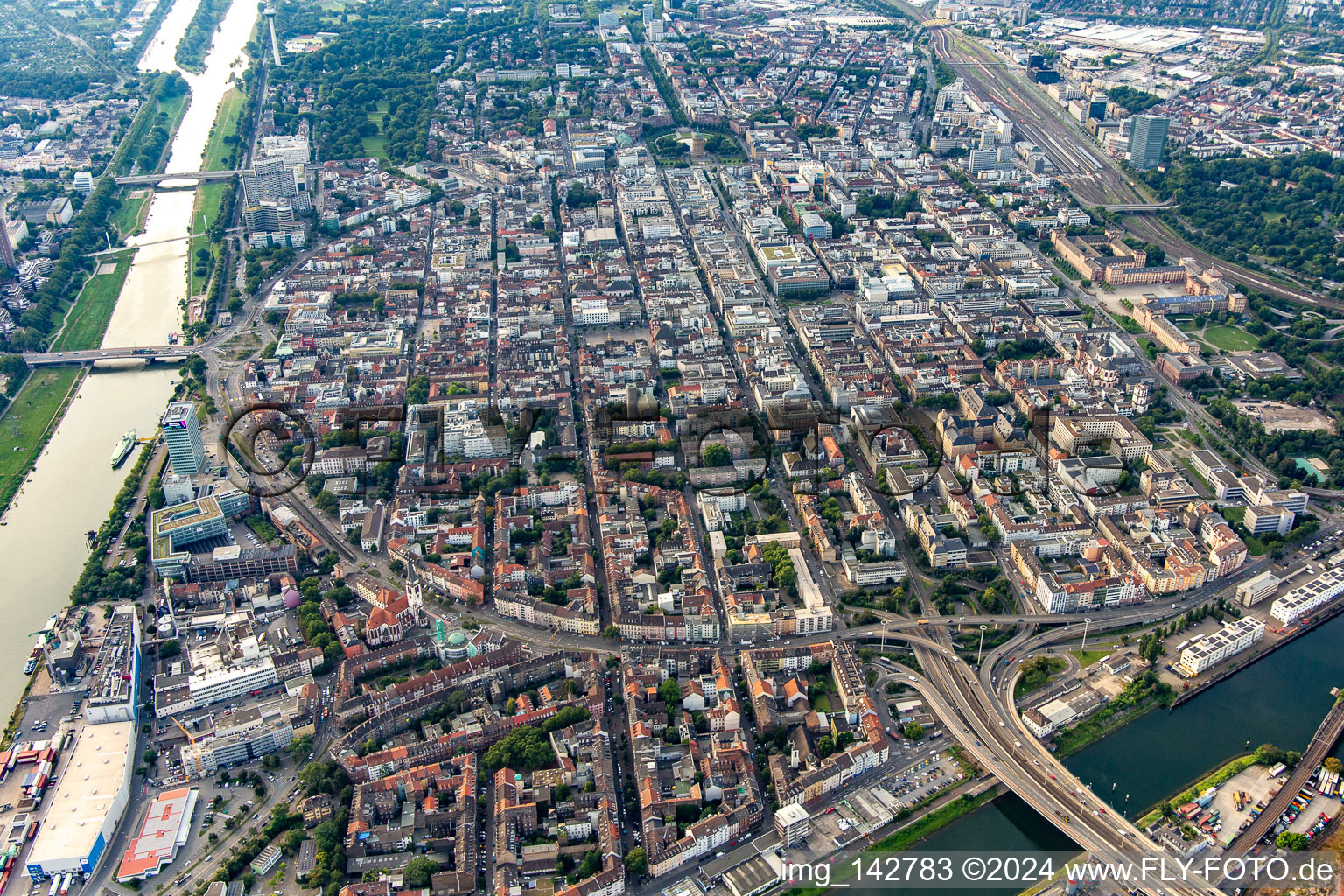 Square city from the northwest between the Kurpfalz bridge over the Neckar and the main station and baroque castle in the SW in the district Innenstadt in Mannheim in the state Baden-Wuerttemberg, Germany