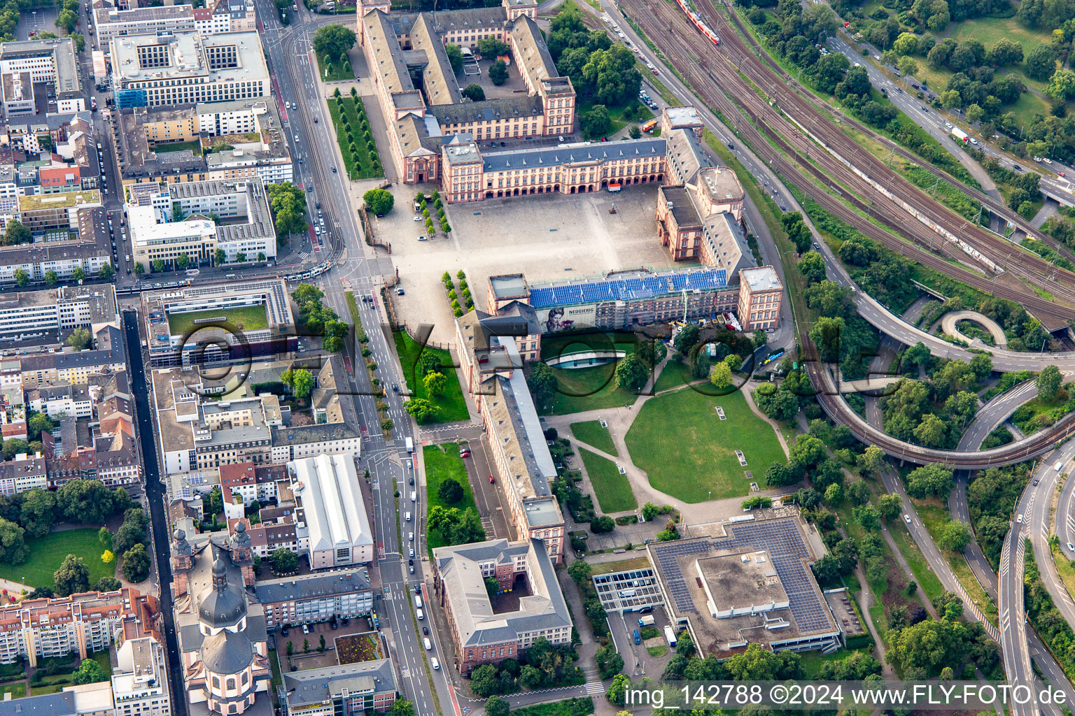 Baroque castle Mannheim from northwest in the district Innenstadt in Mannheim in the state Baden-Wuerttemberg, Germany