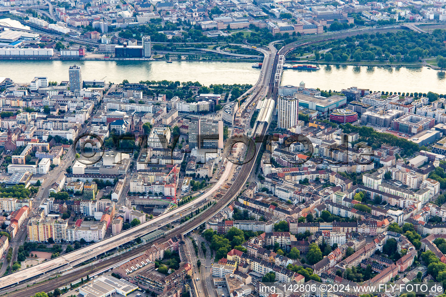 Aerial view of B37 elevated road and railway line from W to Konrad-Adenauer-Bridge over the Rhine under demolition/reconstruction in the district Süd in Ludwigshafen am Rhein in the state Rhineland-Palatinate, Germany