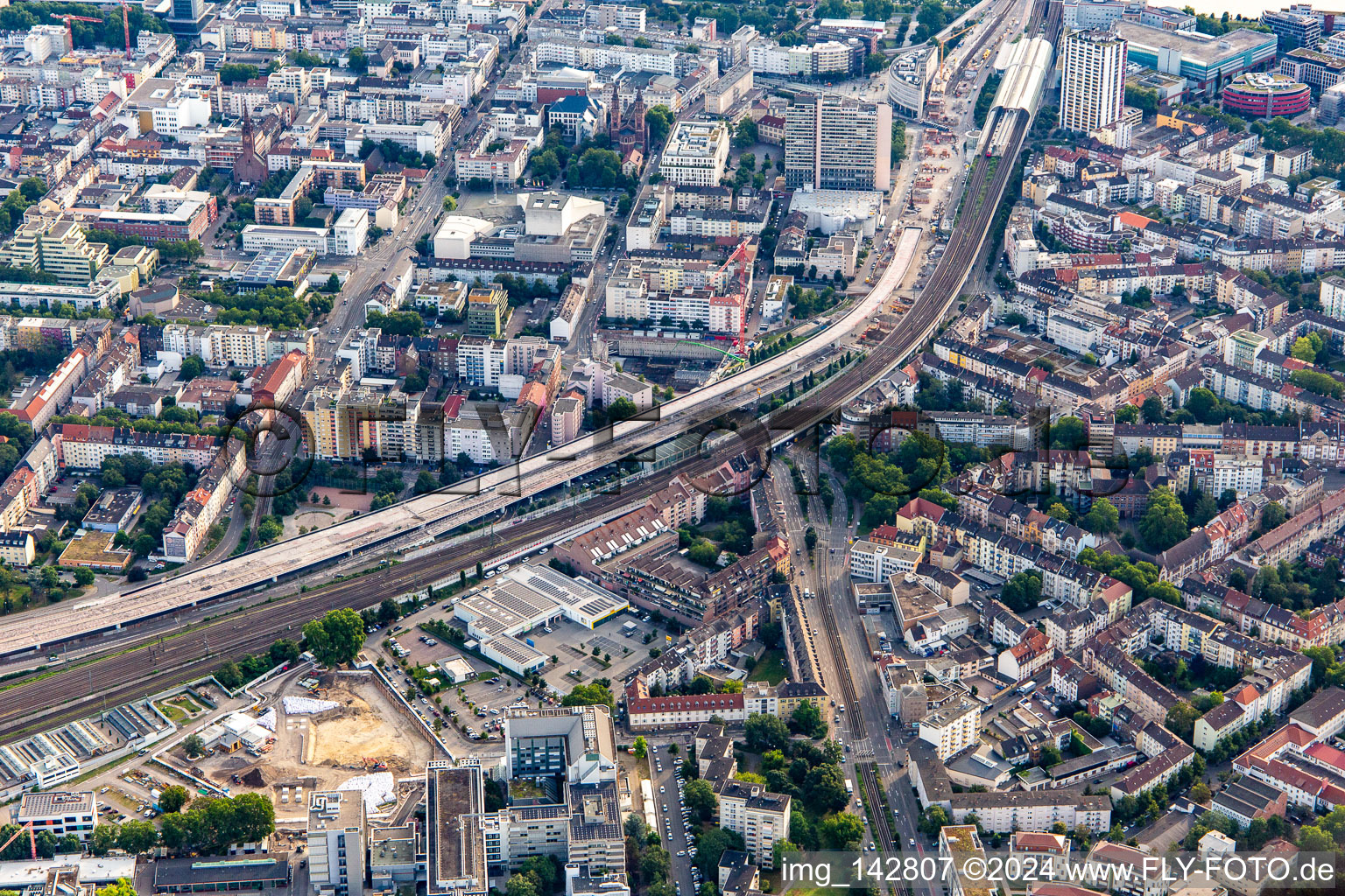 B37 elevated road and railway line from the southwest under demolition/reconstruction in the district Süd in Ludwigshafen am Rhein in the state Rhineland-Palatinate, Germany