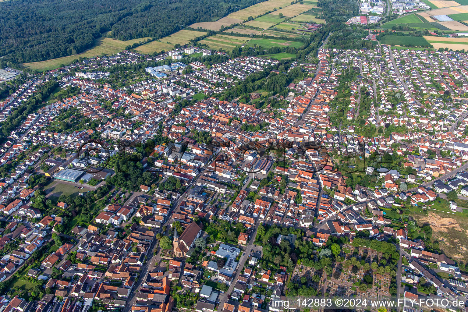 From the east in Herxheim bei Landau in the state Rhineland-Palatinate, Germany