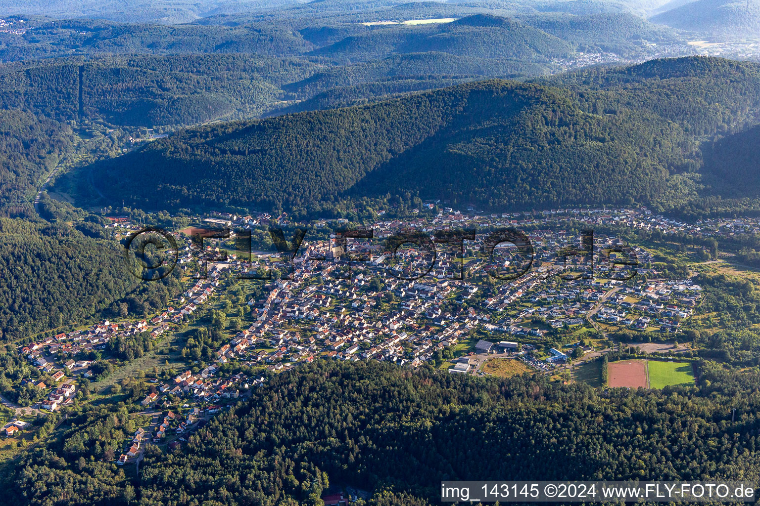 From the south in the district Münchweiler in Münchweiler an der Rodalb in the state Rhineland-Palatinate, Germany