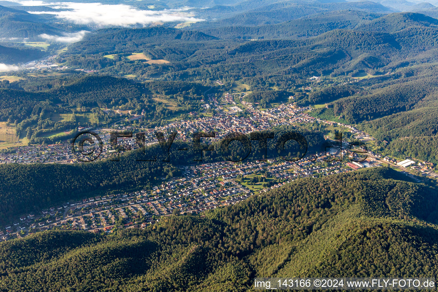 From the northwest in Dahn in the state Rhineland-Palatinate, Germany