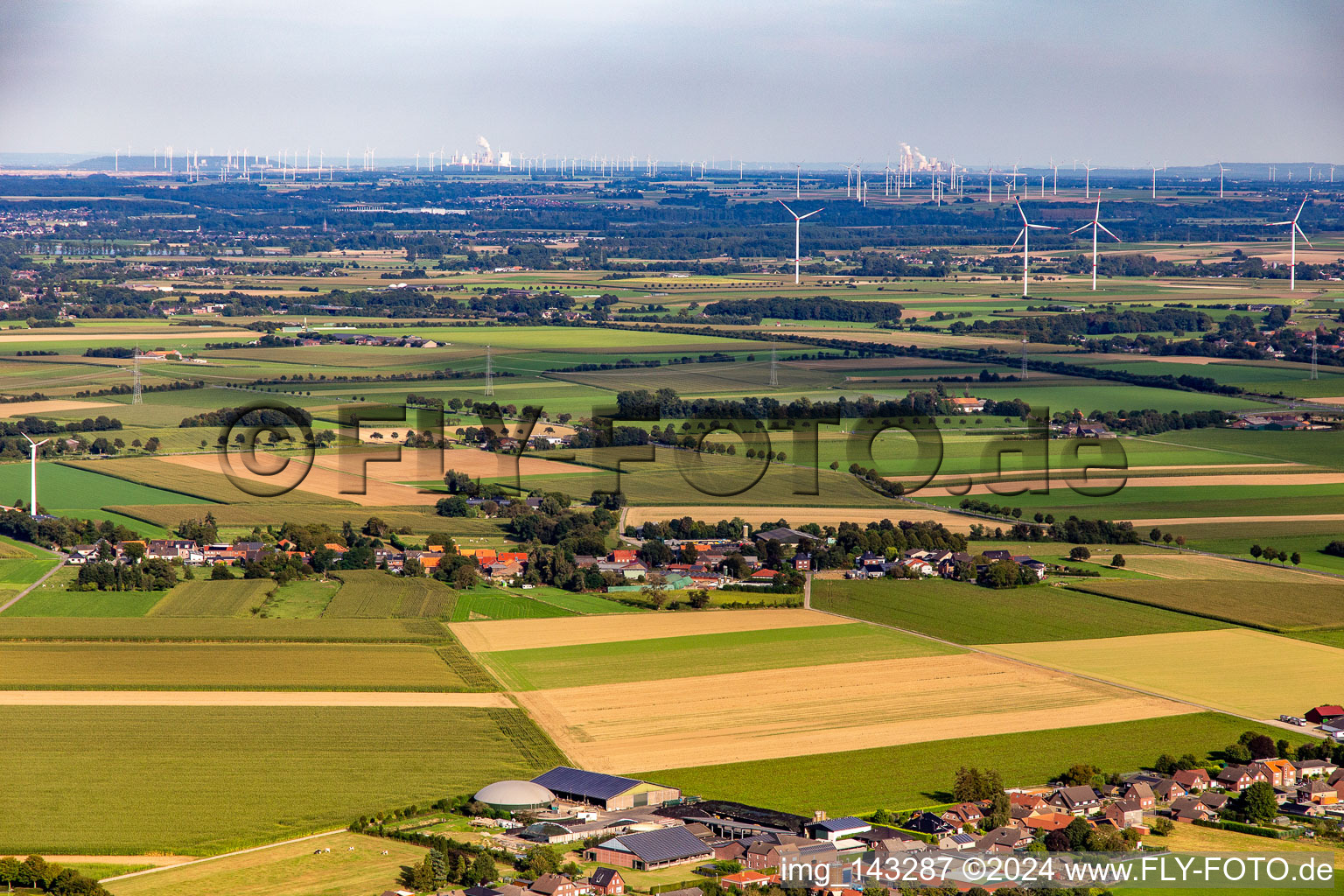 Village from the west in the district Erpen in Heinsberg in the state North Rhine-Westphalia, Germany