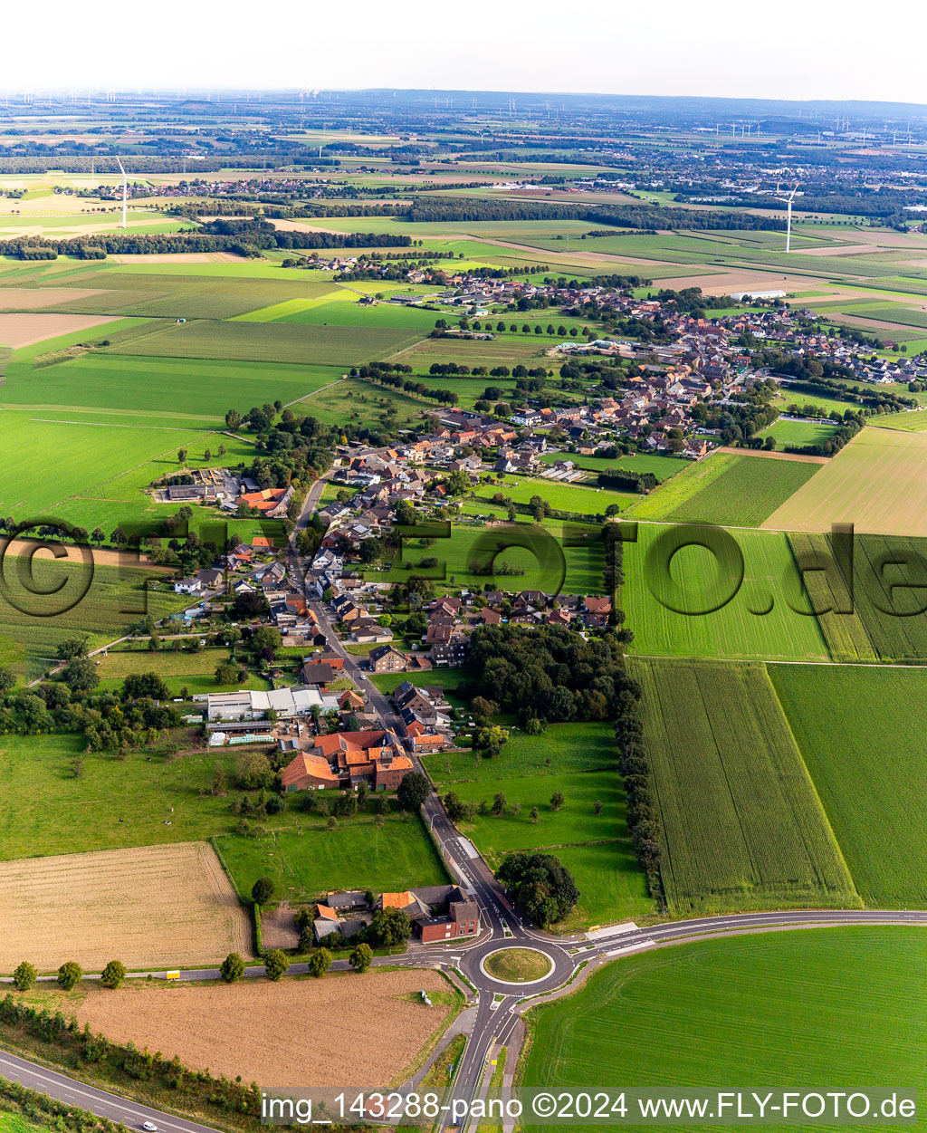 Village from the north in the district Straeten in Heinsberg in the state North Rhine-Westphalia, Germany