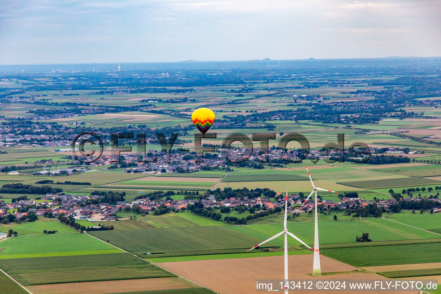 Hot air balloon at the wind farm in the district Straeten in Heinsberg in the state North Rhine-Westphalia, Germany