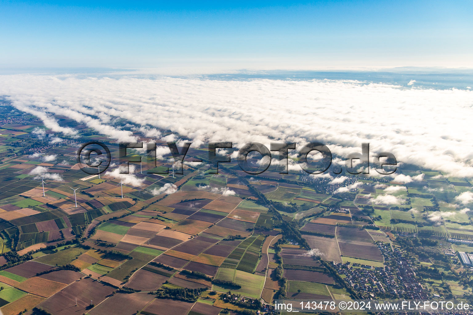 Railway line from Schaidt to Winden am Wolkenrand in Freckenfeld in the state Rhineland-Palatinate, Germany