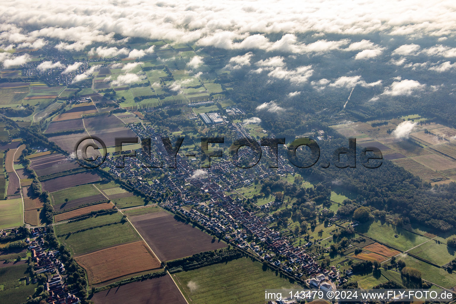 Town from the west in the district Schaidt in Wörth am Rhein in the state Rhineland-Palatinate, Germany