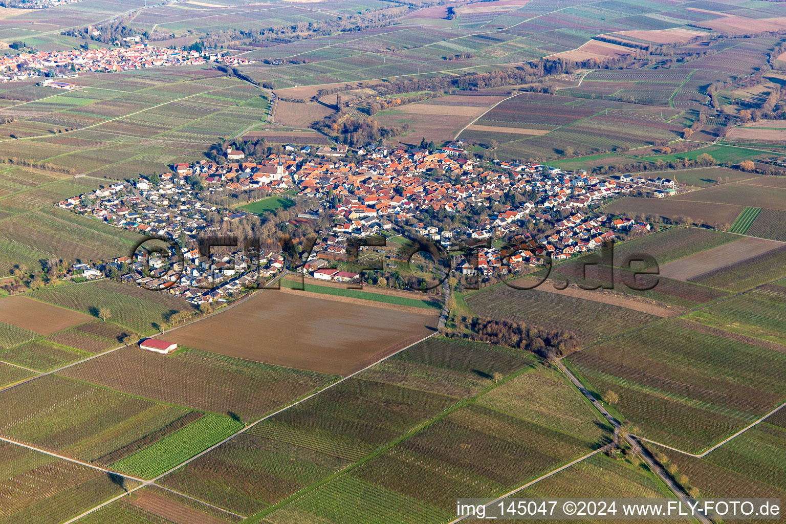 Village from the southwest in the district Mörzheim in Landau in der Pfalz in the state Rhineland-Palatinate, Germany