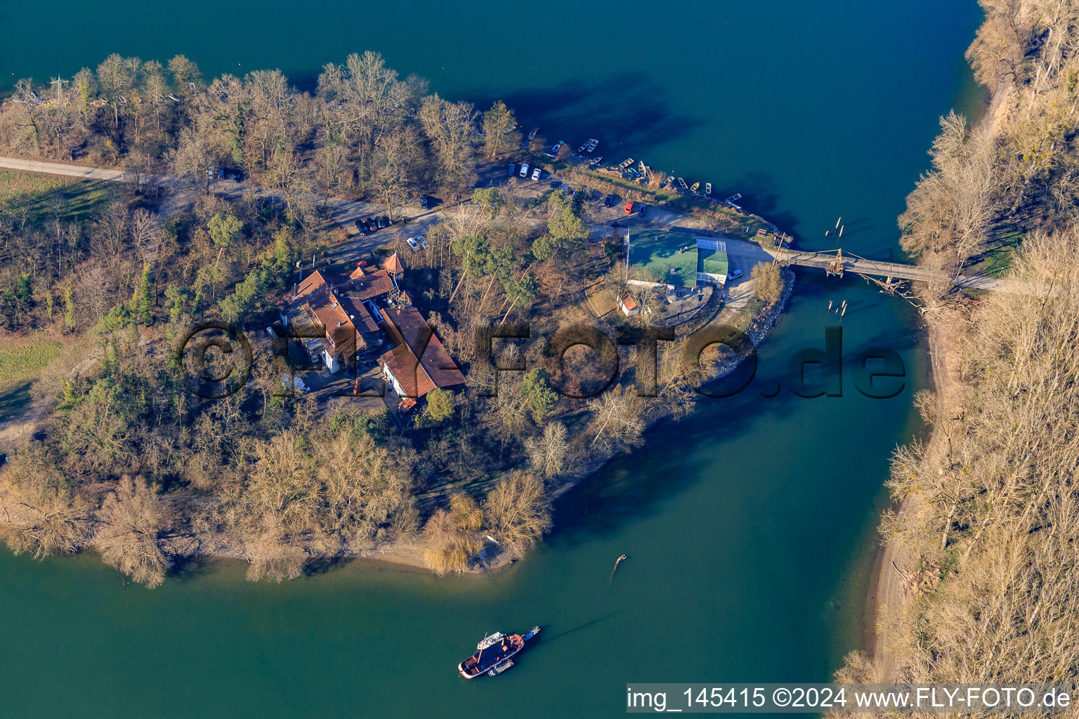 Aerial view of Rott Island with Restaurant Rott Island on the Rhine and Hochstetten Fishing Club in Linkenheim-Hochstetten in the state Baden-Wuerttemberg, Germany