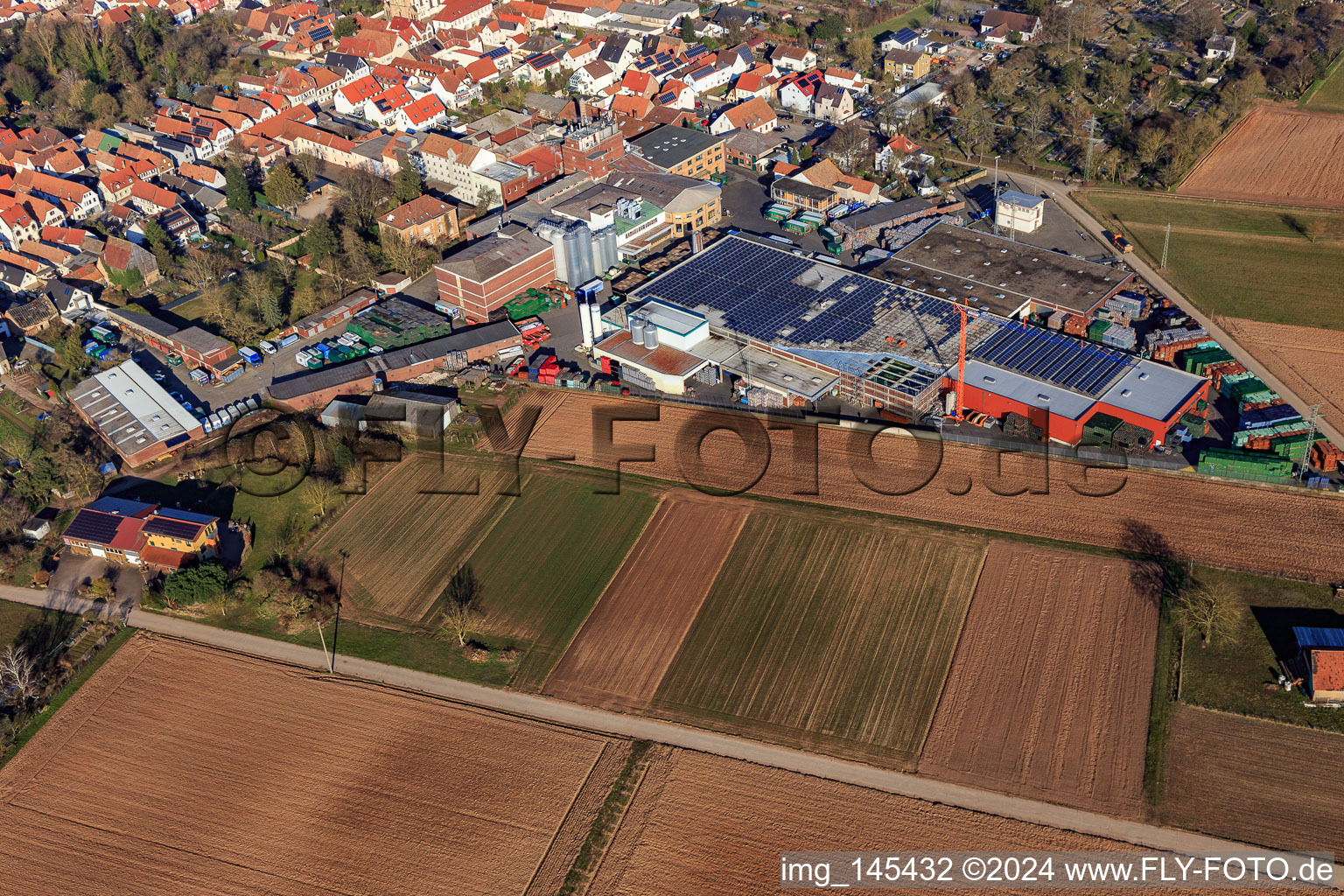 BELLHEIMER BREWERY - PARK & Bellheimer Breweries GmbH & Co. KG in Bellheim in the state Rhineland-Palatinate, Germany seen from above