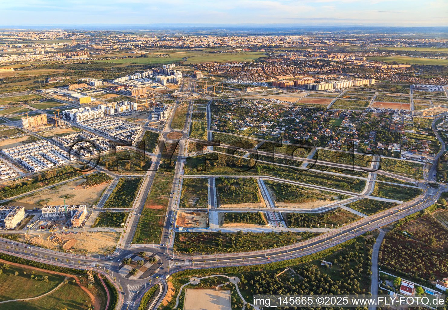 Development of new residential and commercial areas along Av. Rafael Escuredo Rodríguez and Menasalbas Park in Dos Hermanas in the state Seville, Spain