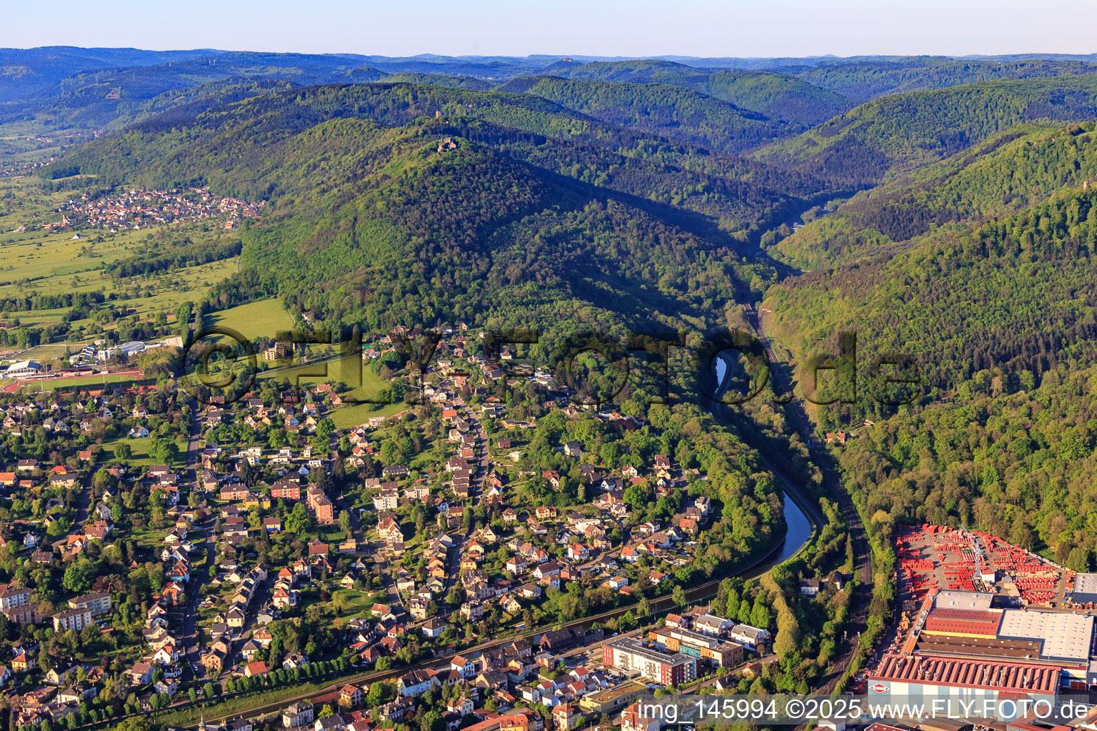 Course of the Canal de la Marne au Rhin (German: Rhine-Marne Canal) into the Zorn Valley in Saverne in the state Bas-Rhin, France