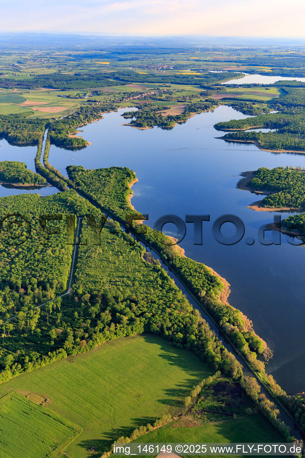 Canal des houllères de la Sarre crosses the Stockweiher in Langatte in the state Moselle, France