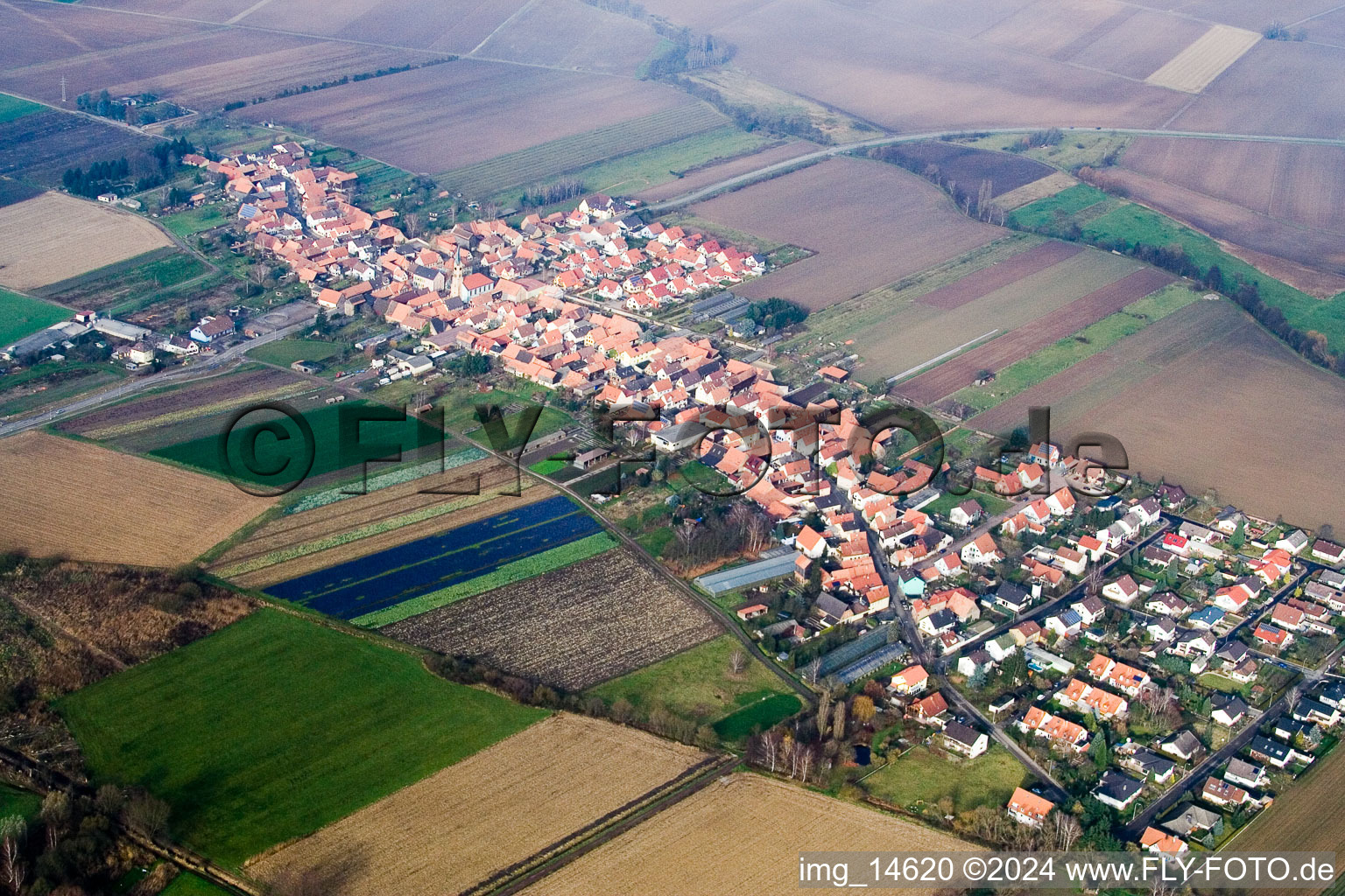 Aerial view of Village - view on the edge of agricultural fields and farmland in the district Gewerbegebiet Horst in Erlenbach bei Kandel in the state Rhineland-Palatinate