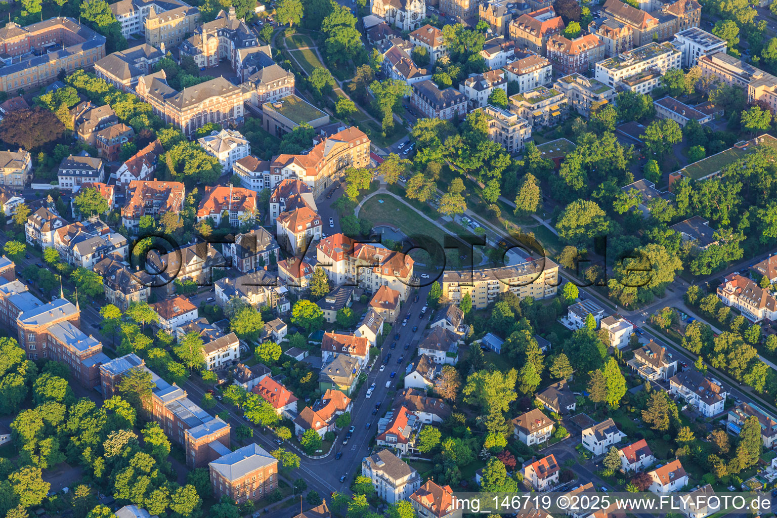 Semi-circular park Haydnplatz in the district Weststadt in Karlsruhe in the state Baden-Wuerttemberg, Germany