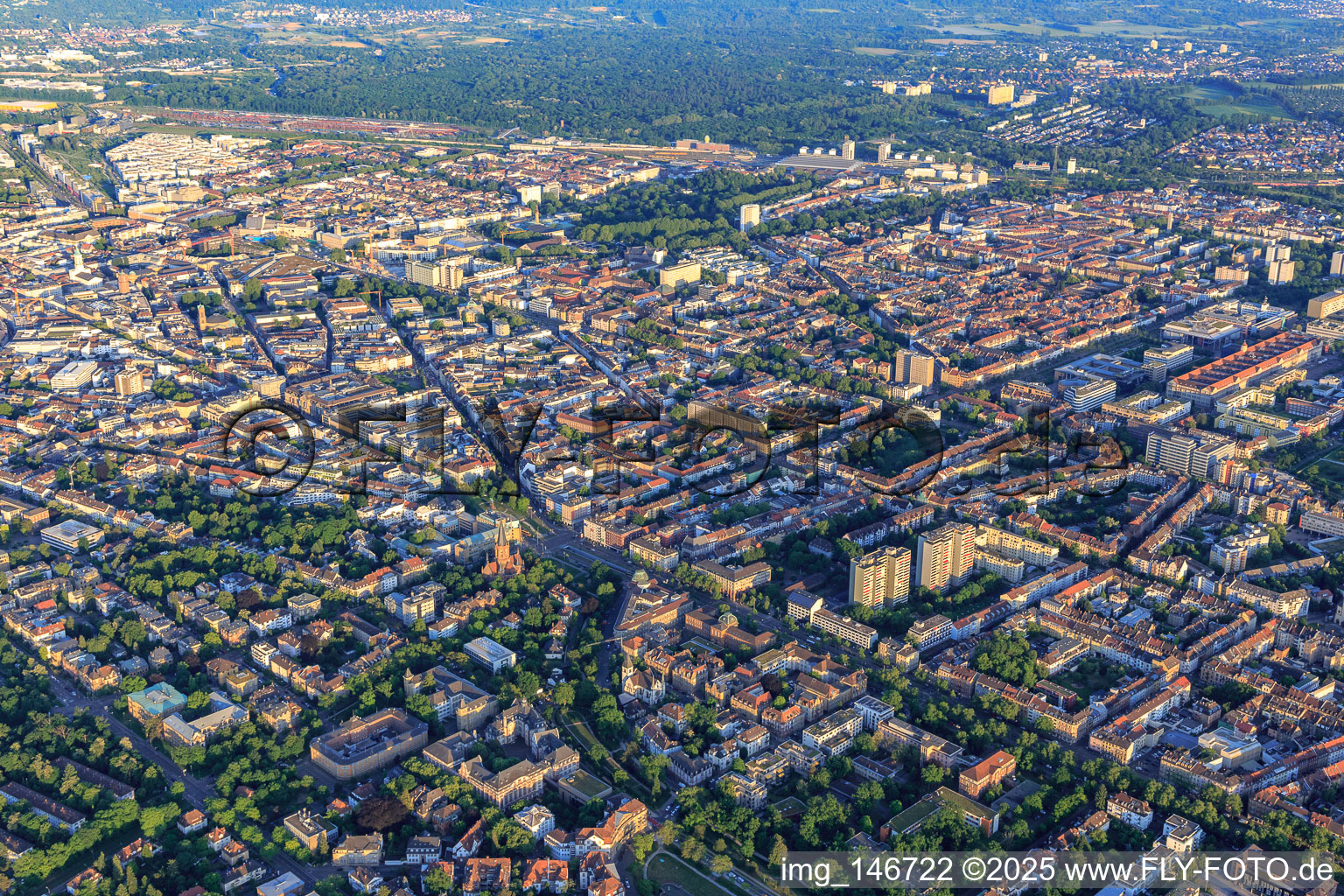 Kaiserplatz: intersection of Amalienstraße, Kaiserstraße, Stephanienstraße, Reinhold-Frank-Straße and Kaiserallee in the district Innenstadt-West in Karlsruhe in the state Baden-Wuerttemberg, Germany
