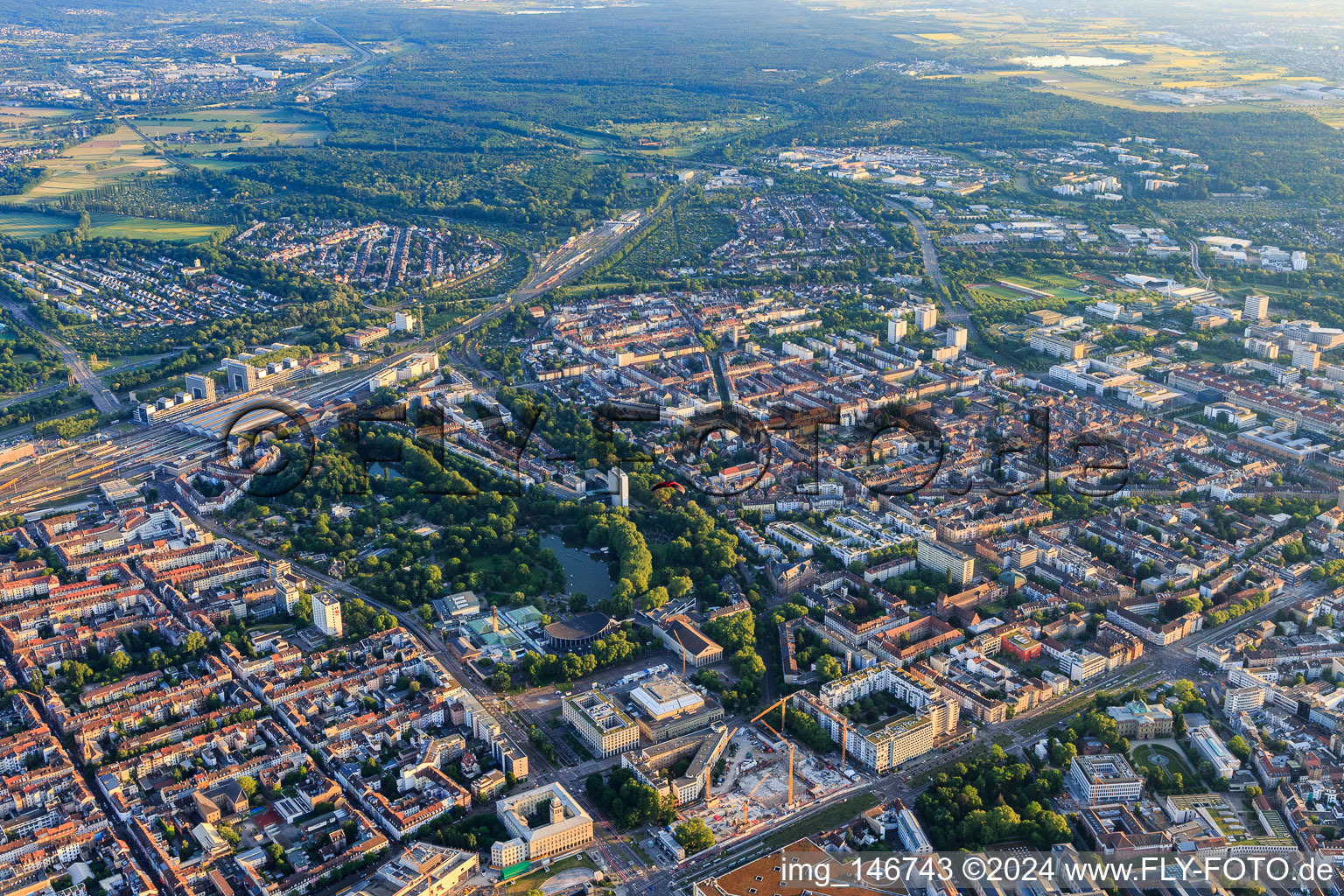 City overview from the north with Zoological City Garden on Ettlinger Straße in the district Südweststadt in Karlsruhe in the state Baden-Wuerttemberg, Germany