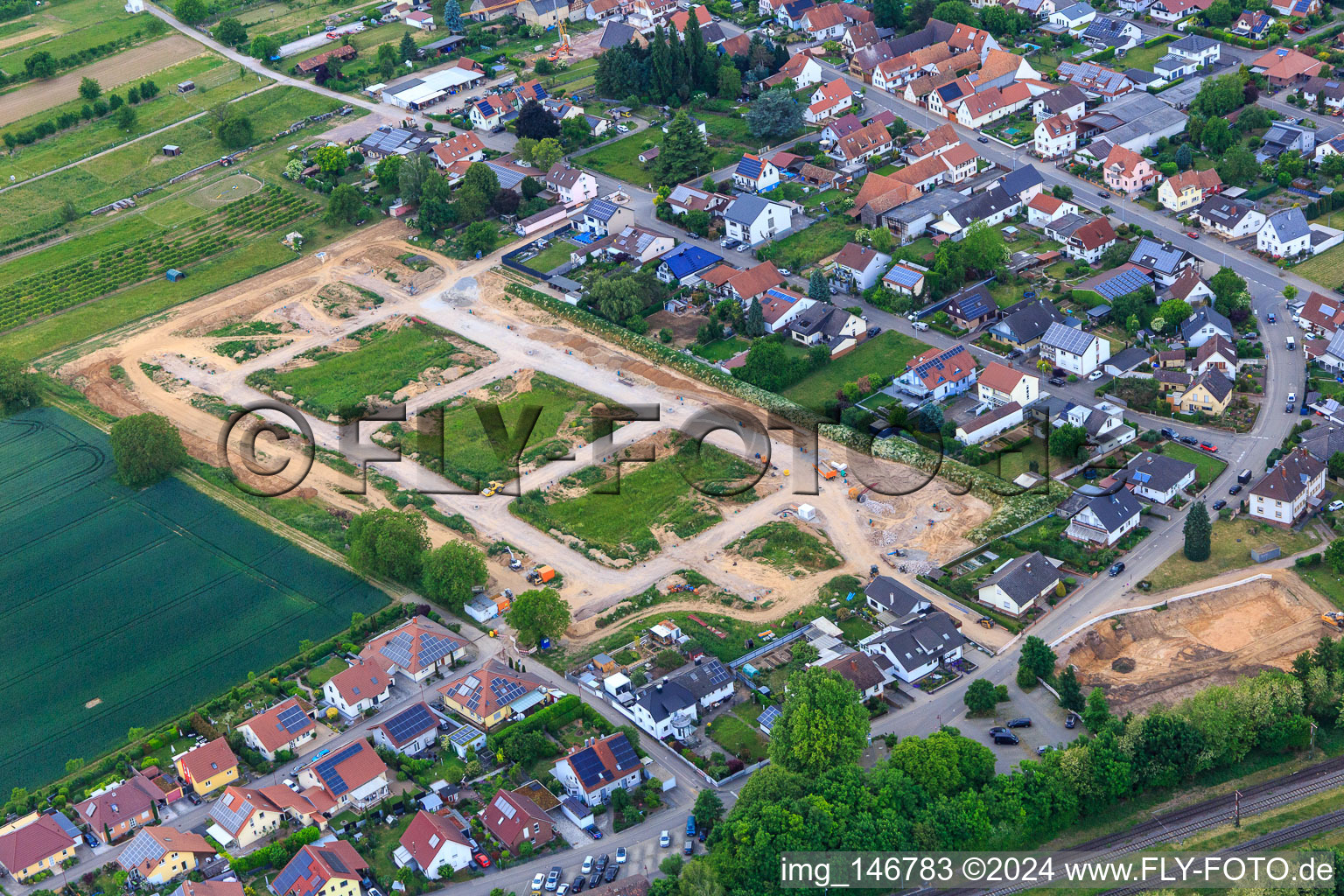 Oblique view of Development of the new development area Im Kirschgarten in Winden in the state Rhineland-Palatinate, Germany